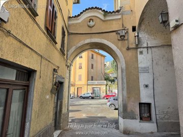 7bd8204b-76c6-5f5b-9f81-910e0861e991