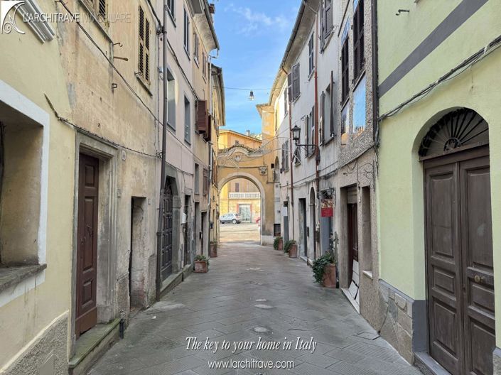 Image No.16-4 Bed House for sale