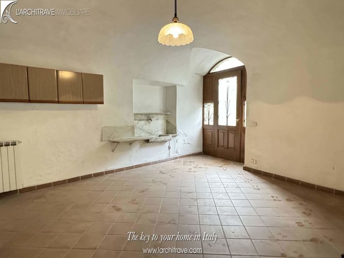 Image No.17-4 Bed House for sale