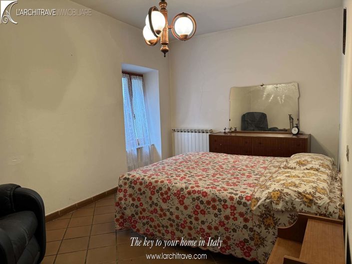 Image No.6-4 Bed House for sale