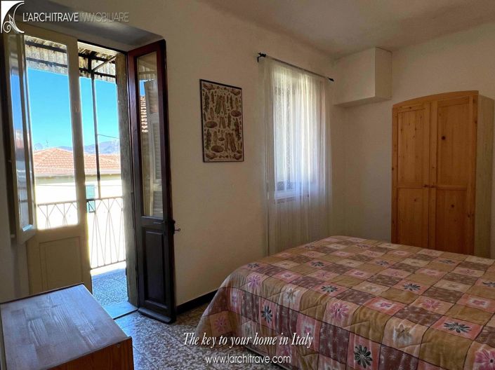 Image No.7-2 Bed House for sale