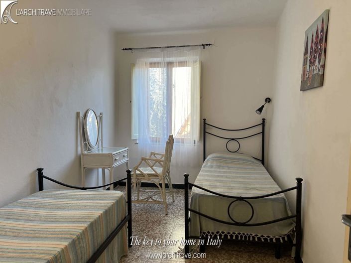 Image No.8-2 Bed House for sale