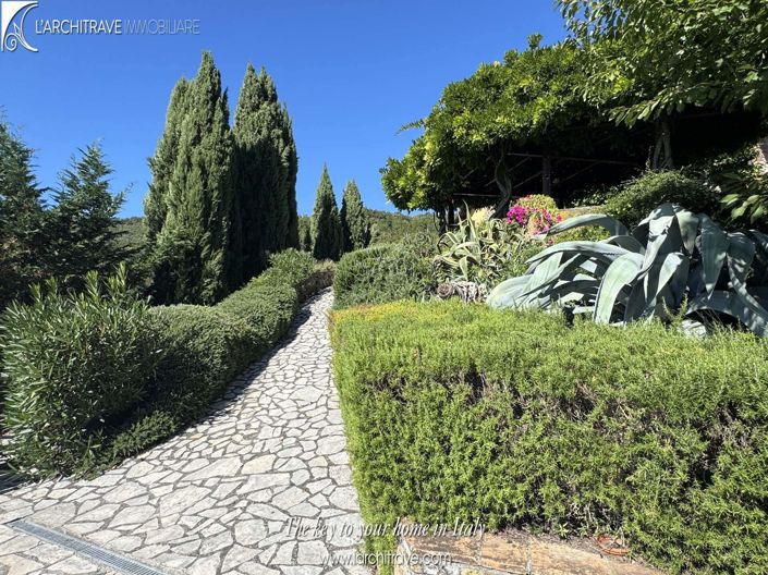 Image No.28-6 Bed Villa for sale