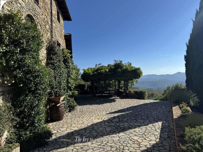 Image No.4-6 Bed Villa for sale