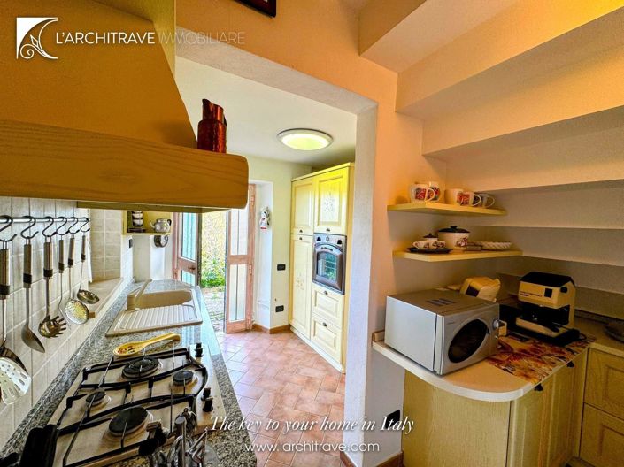 Image No.11-2 Bed House for sale