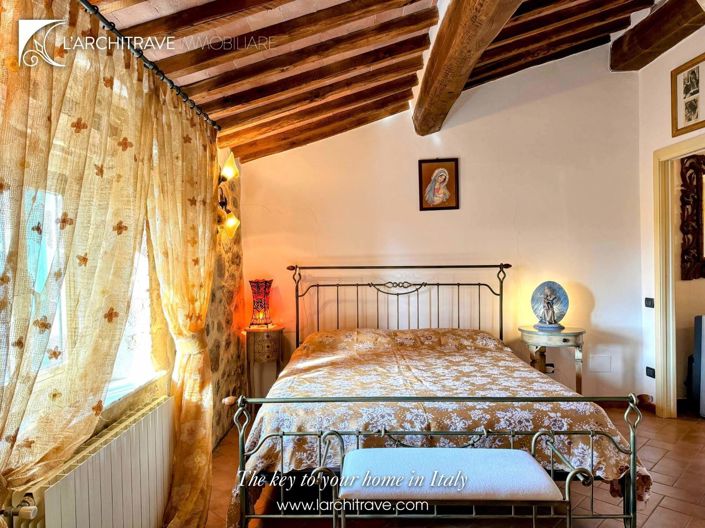 Image No.18-2 Bed House for sale