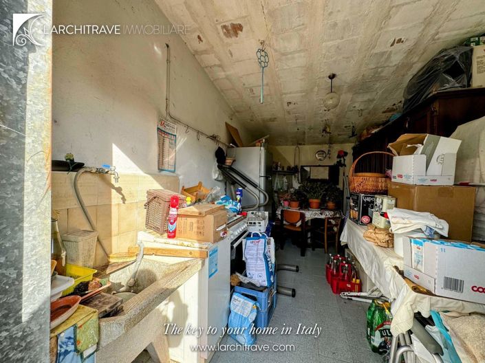 Image No.21-2 Bed House for sale