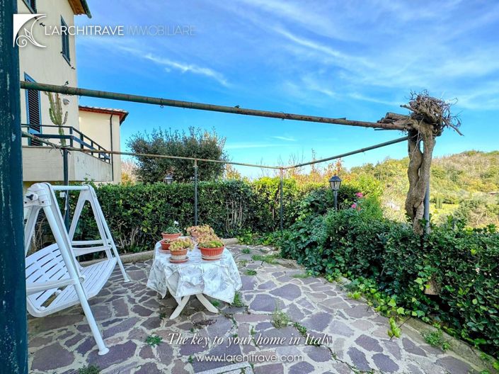 Image No.5-2 Bed House for sale