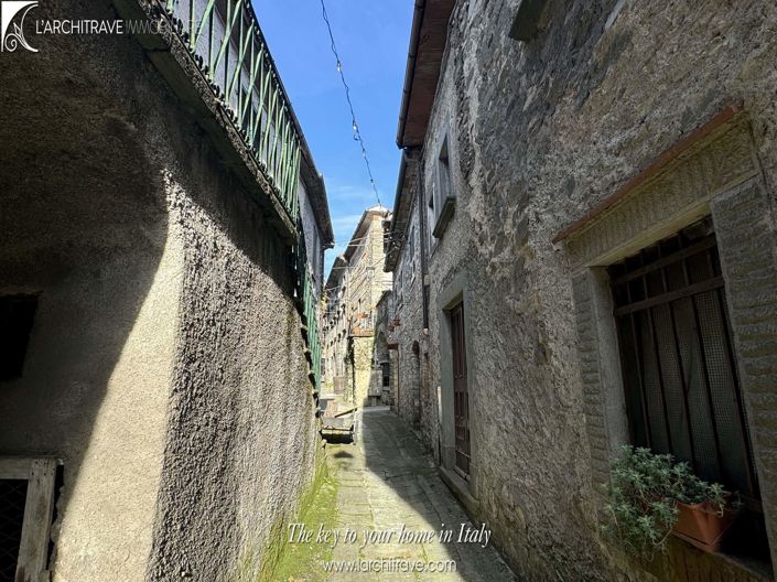 Image No.17-3 Bed House for sale