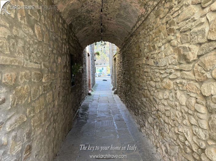 Image No.20-3 Bed House for sale