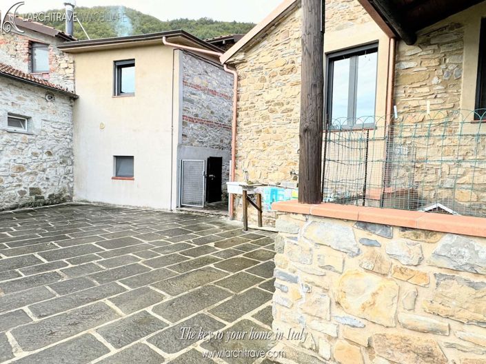 Image No.1-Maison de 1 chambre à vendre à Licciana Nardi