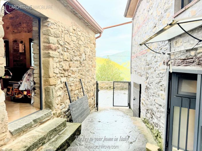 Image No.3-1 Bed House for sale