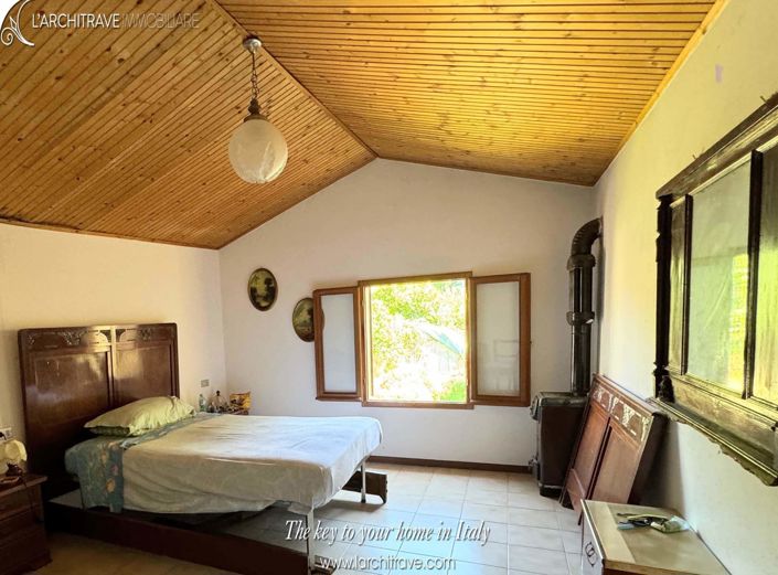 Image No.11-3 Bed House for sale