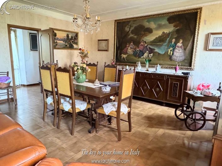 Image No.5-3 Bed House for sale