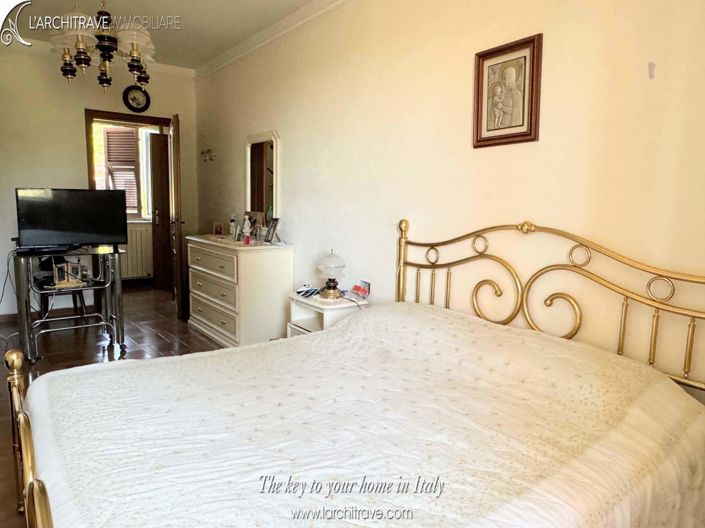 Image No.7-3 Bed House for sale