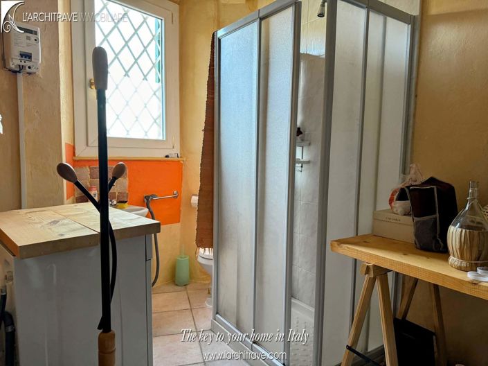 Image No.11-1 Bed House for sale