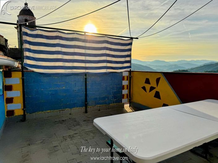 Image No.13-1 Bed House for sale