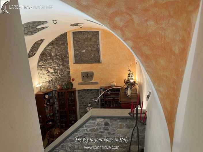 Image No.2-3 Bed House for sale