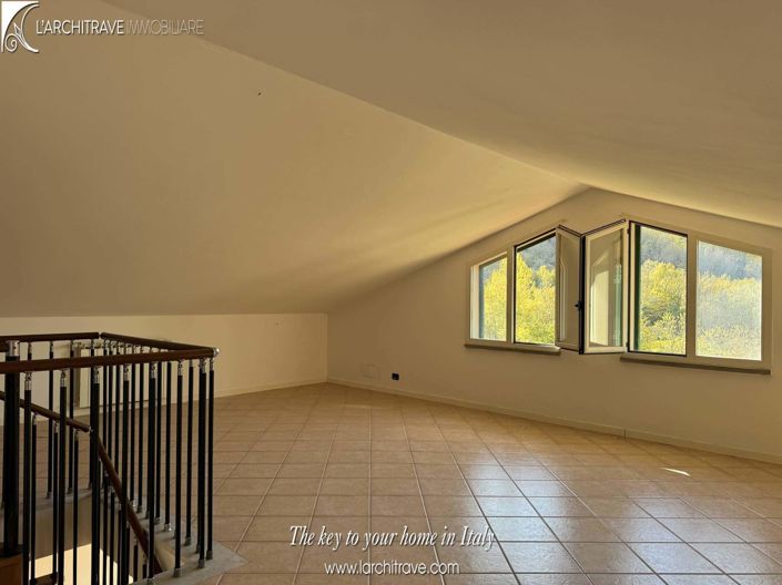 Image No.10-5 Bed Villa for sale