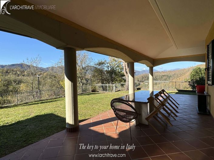 Image No.3-5 Bed Villa for sale