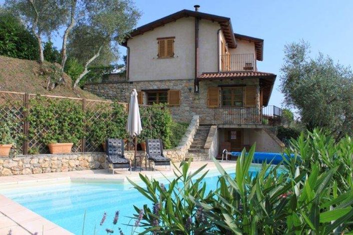 Image No.1-Villa de 3 chambres à vendre à Fivizzano
