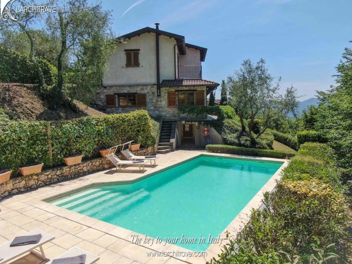 Image No.1-Villa de 3 chambres à vendre à Fivizzano