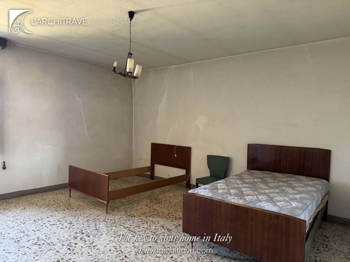 Image No.13-3 Bed House for sale