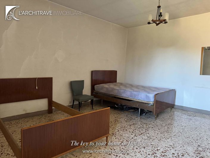 Image No.14-3 Bed House for sale