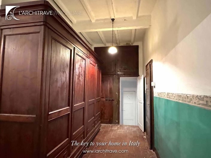 Image No.16-7 Bed House for sale