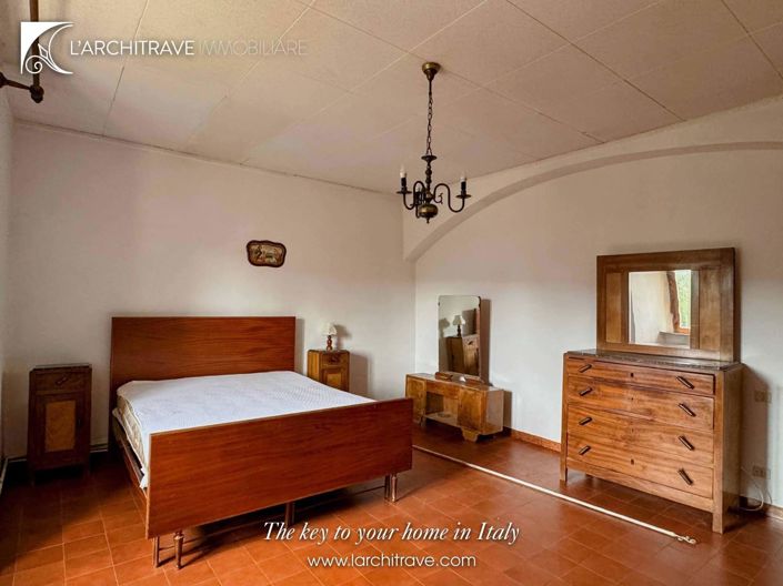 Image No.28-7 Bed House for sale