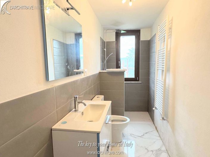 Image No.5-2 Bed House for sale