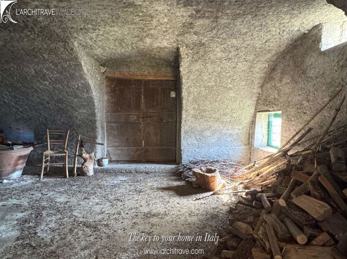 Image No.15-4 Bed House for sale