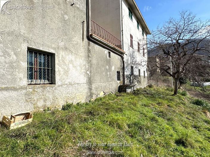 Image No.16-4 Bed House for sale