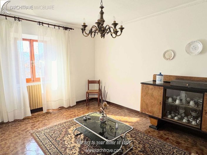 Image No.6-4 Bed House for sale