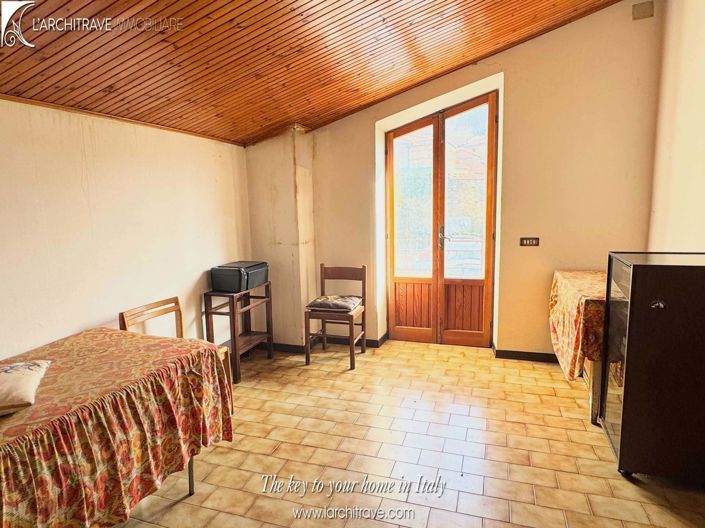 Image No.9-4 Bed House for sale