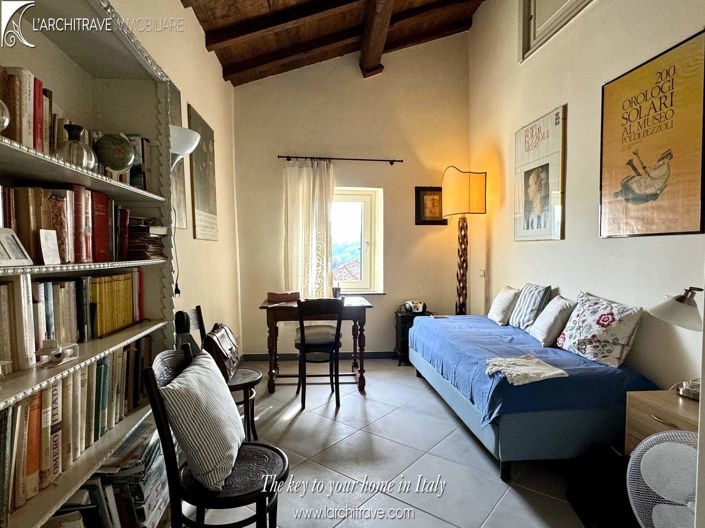 Image No.5-2 Bed House for sale