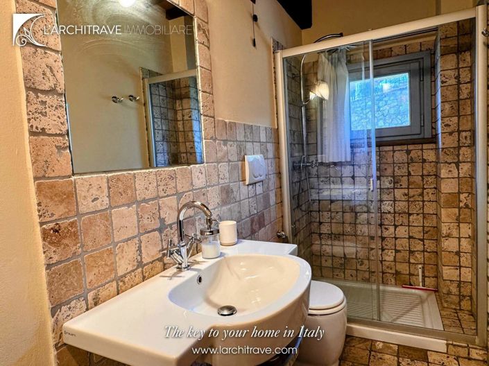 Image No.19-2 Bed House for sale