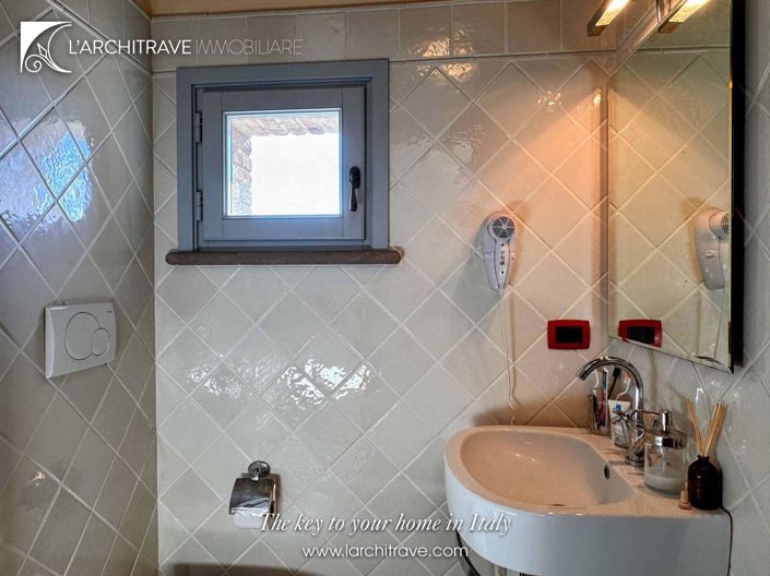 Image No.20-2 Bed House for sale