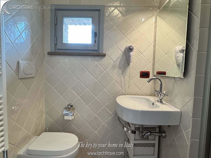 Image No.33-2 Bed House for sale