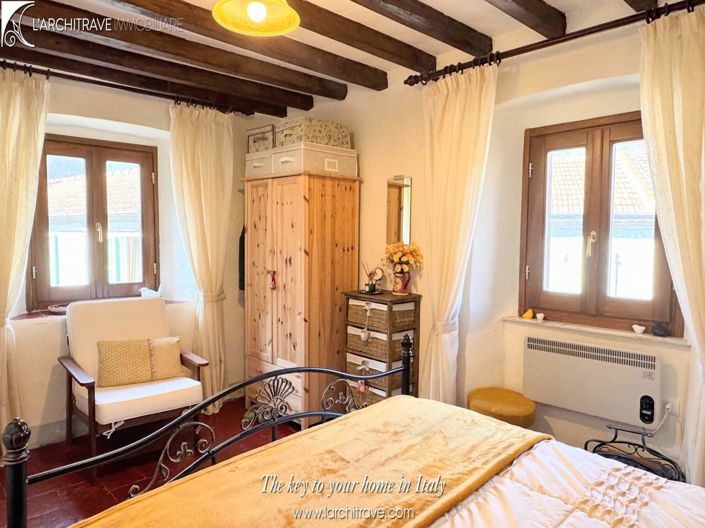 Image No.7-1 Bed House for sale