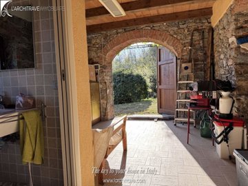 74636df6-63e3-57e8-f989-69a1a25f2e5d