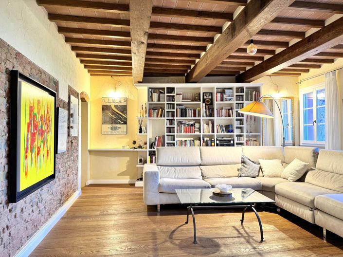 Image No.1-2 Bed House for sale