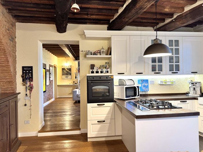 Image No.6-2 Bed House for sale