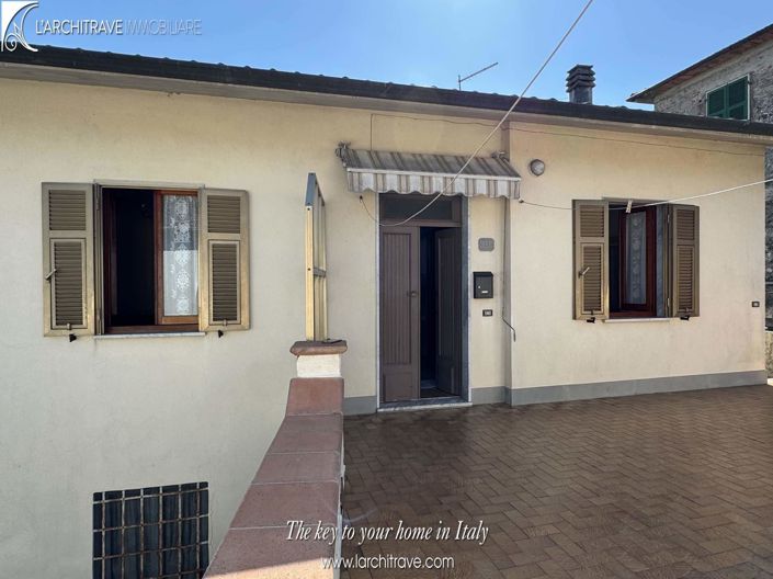 Image No.11-2 Bed House for sale