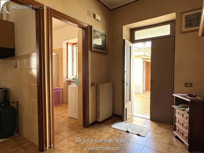 Image No.4-2 Bed House for sale