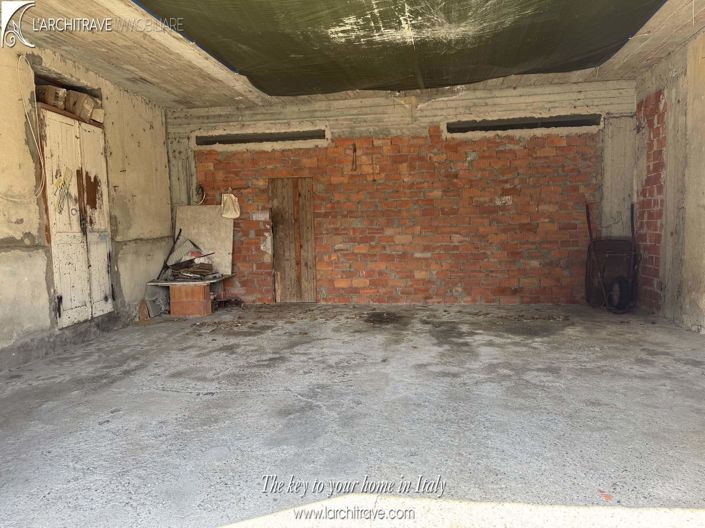 Image No.13-4 Bed House for sale