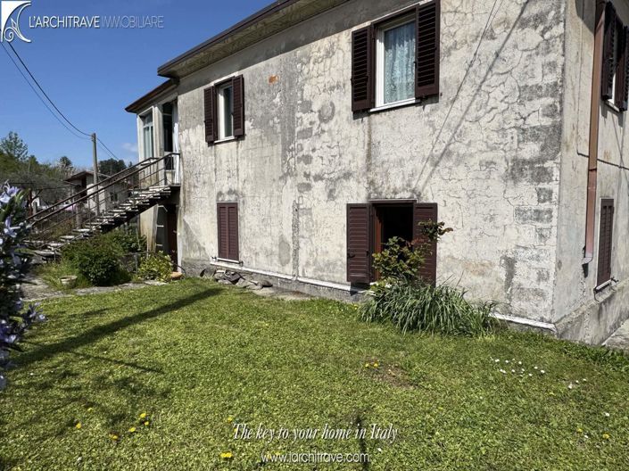 Image No.16-4 Bed House for sale