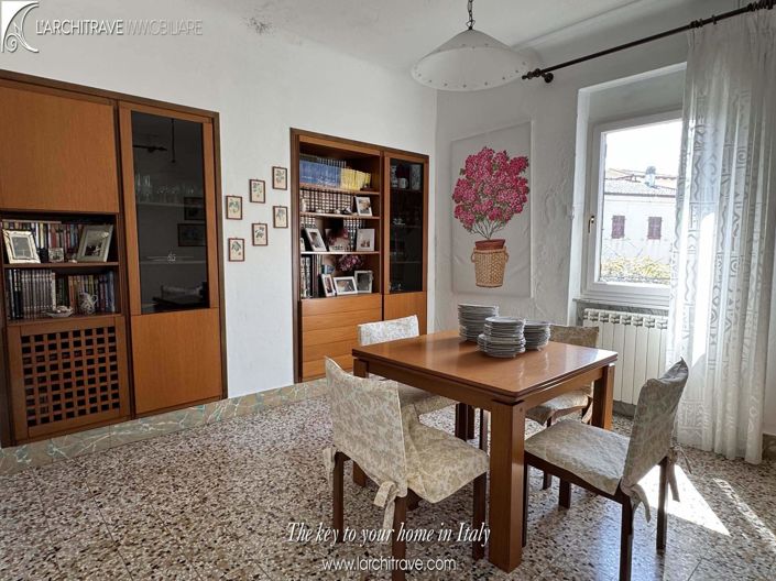 Image No.9-4 Bed House for sale