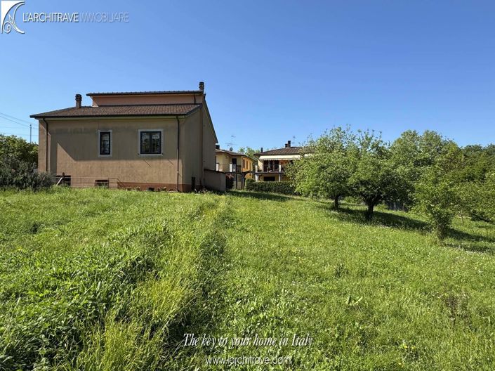 Image No.12-2 Bed House for sale