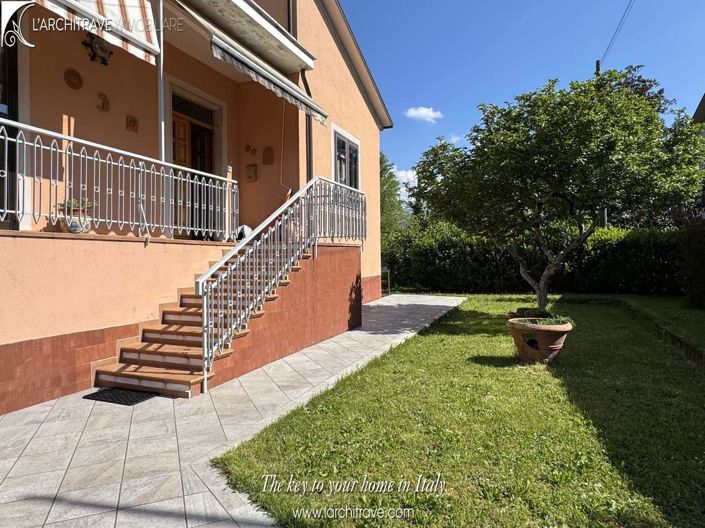 Image No.2-2 Bed House for sale